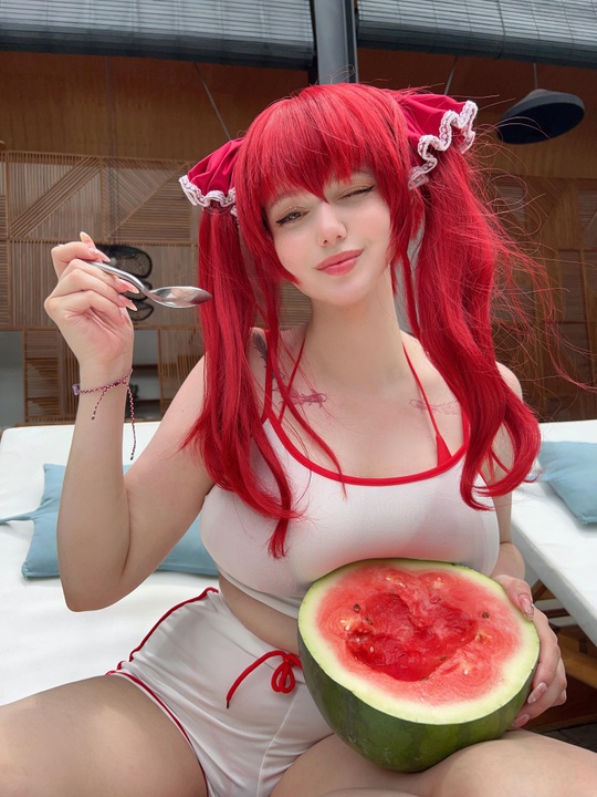 Alina Becker - Houshou Marine. Bikini.jpg Alina Becker - Houshou Marine. Bikini.jpg